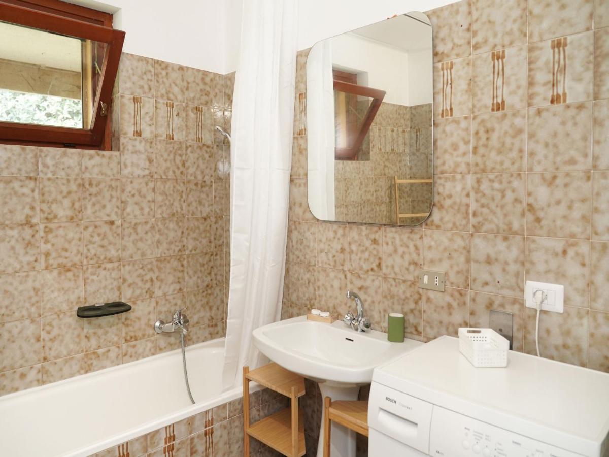 Studio Hermitage-4 By Interhome Porto Valtravaglia Exterior photo